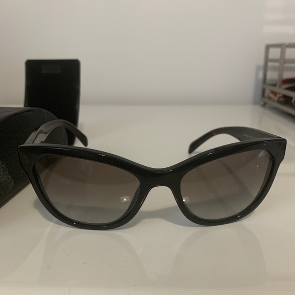Cat eye Prada sunglasses - Picture 2 of 4
